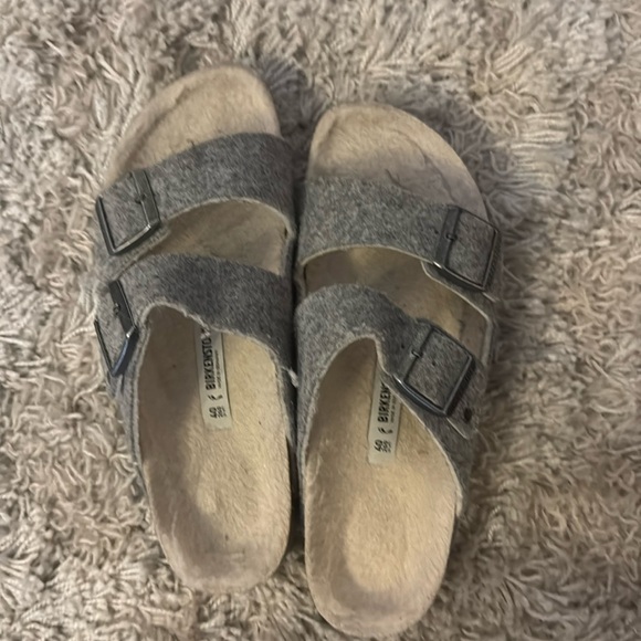 GREY FUZZY BIRKENSTOCK - Picture 1 of 3